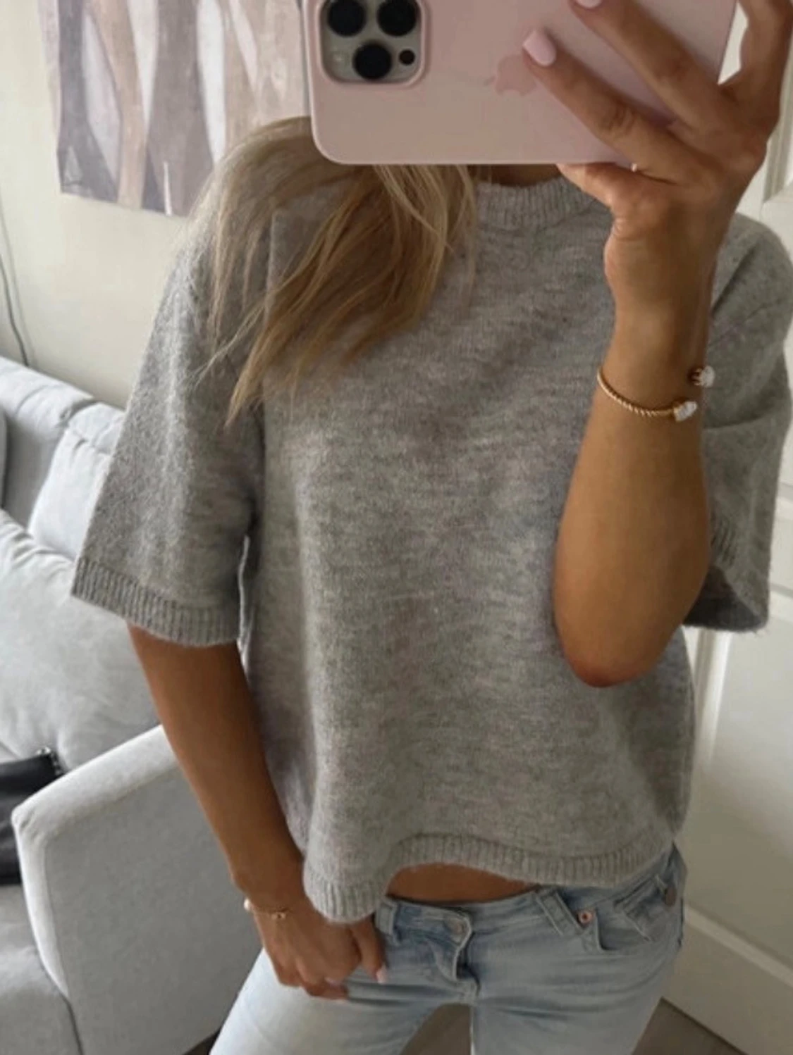 Grå kortärmad stickad tröja