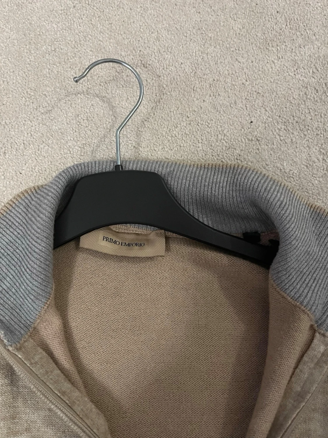 Beige ziptröja med ribbad krage - 2