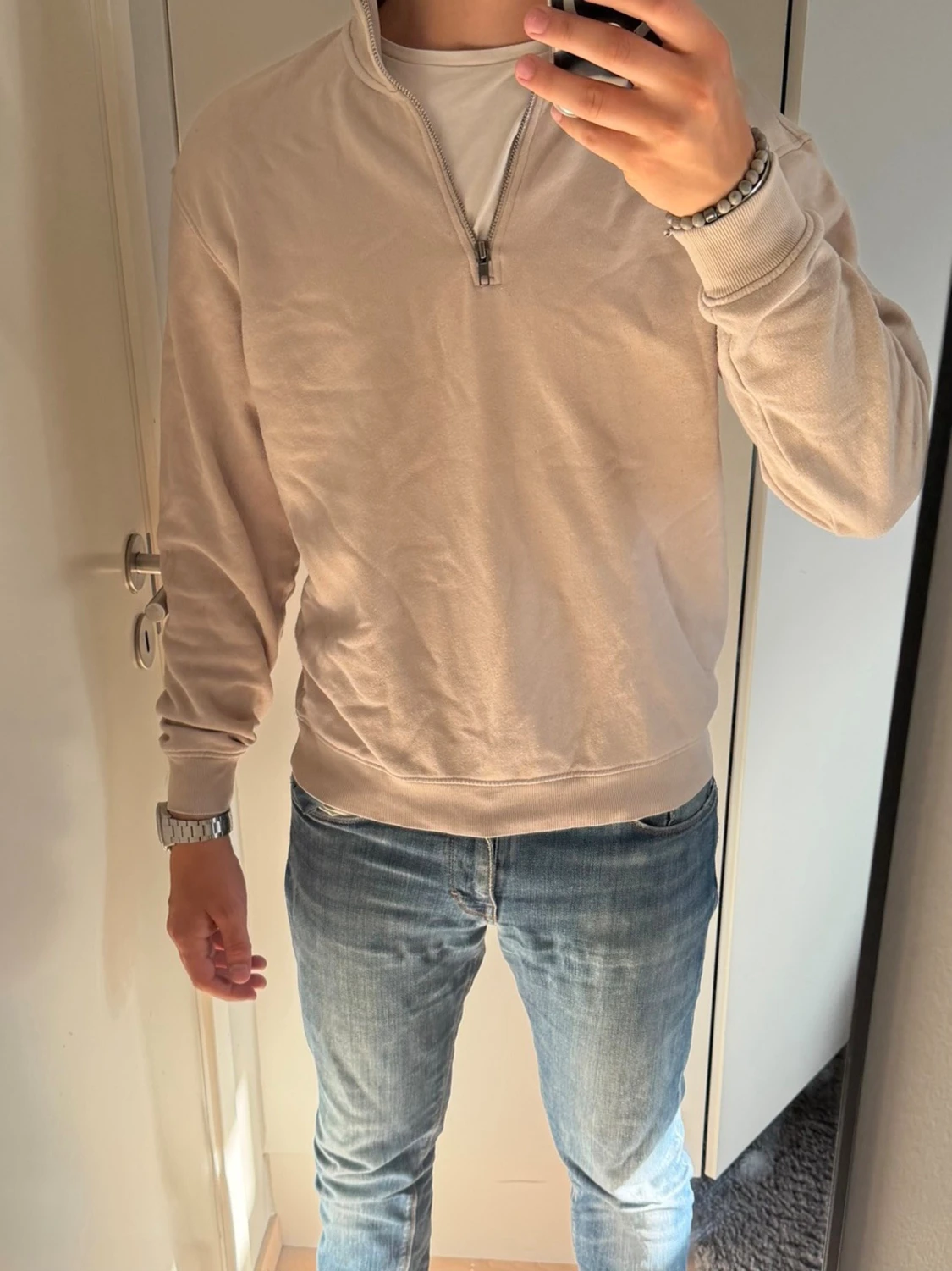 Beige sweatshirt med halv dragkedja