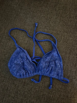 blå bikini överdel  - jättesnygg blå bikini överdel 