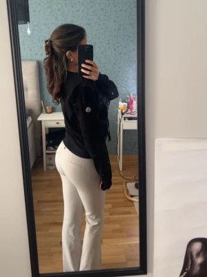  cardiganjacka moncler - Cardigan jacka  i storlek xs/s, bra skick