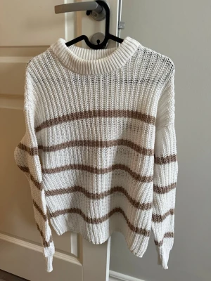 Stickad tröja-lager 157 - Använd enstaka gånger 