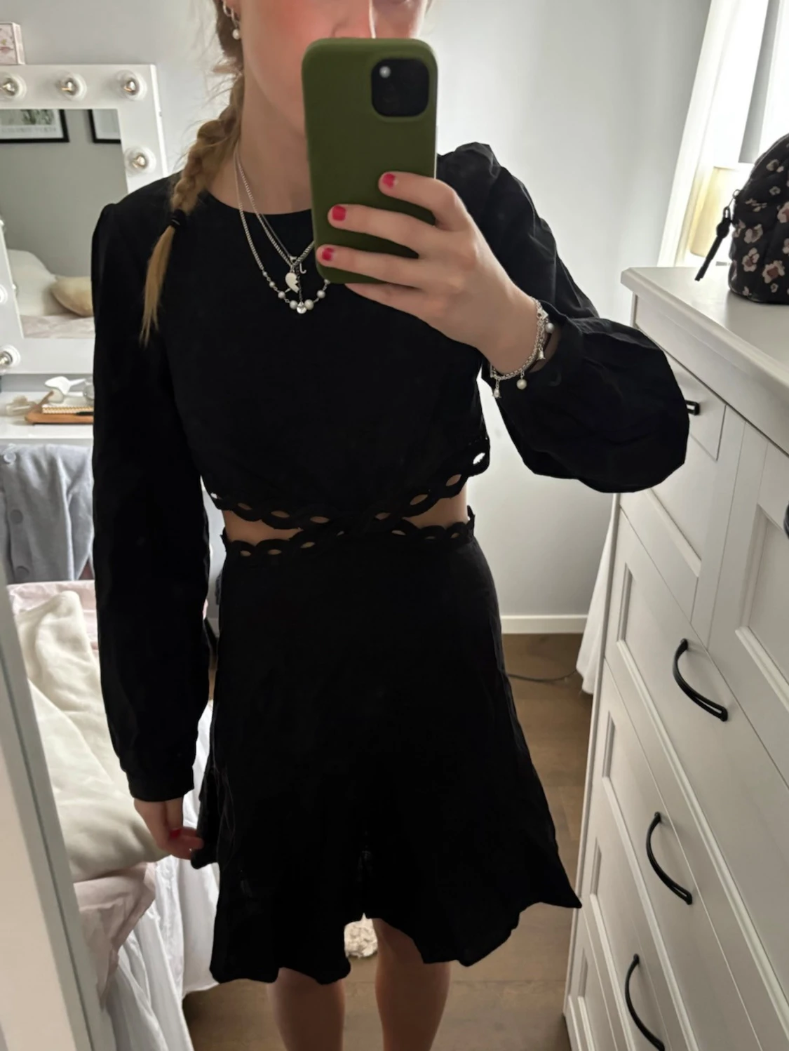 Svart klänning, prislapp kvar! - 3