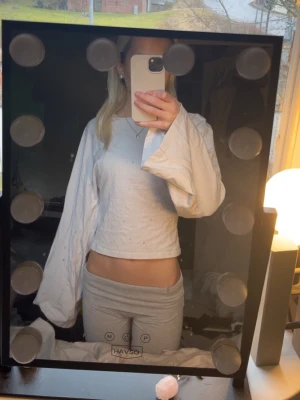 Wide sleeve top  - !inte från Nelly! Aldrig använd och inga defekter