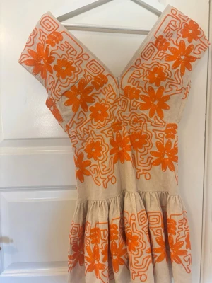 Maje klänning  - En perfekt maje klänning till fest