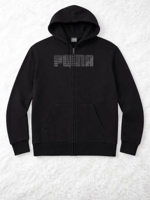 Puma Zip Hoodie M - Storlek: M ✔️ Färg: Svart ✔️ Skick: Helt ny (med prislapp) ✔️ Nypris: 650 kr ✔️ Rök- och djurfritt hem ✔️ Skickas snabbt 📦  💬 Hör av dig vid frågor eller om du vill ha fler bilder!