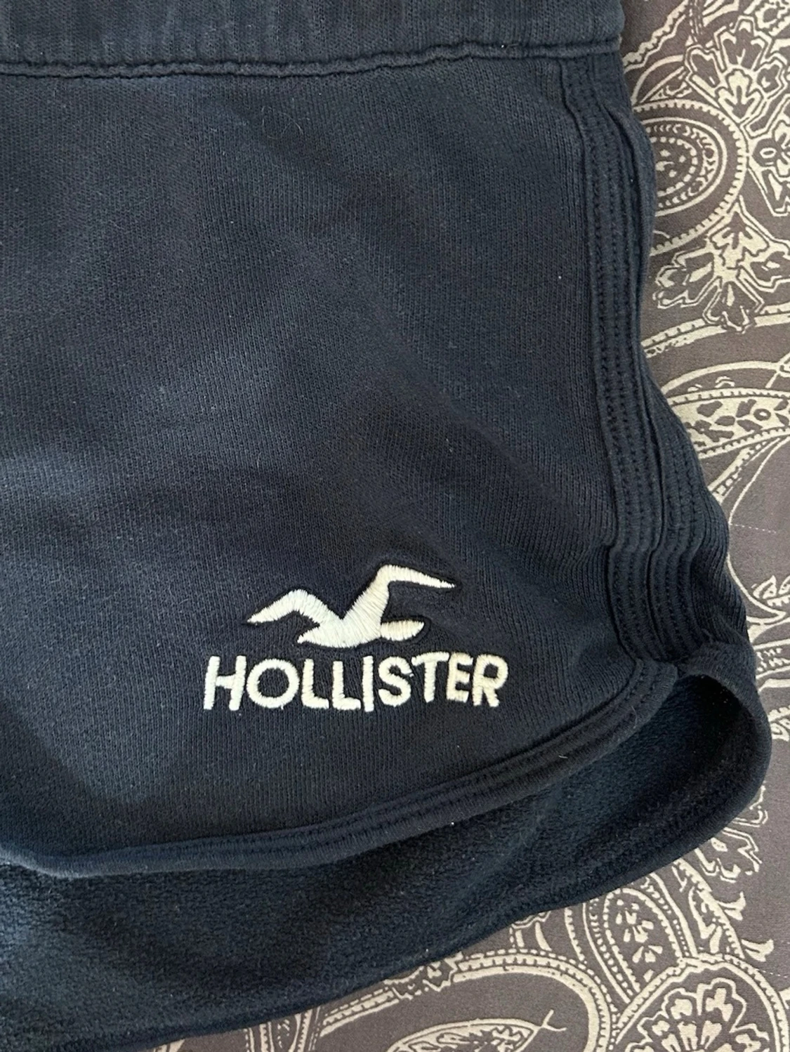Blå shorts från Hollister - 1