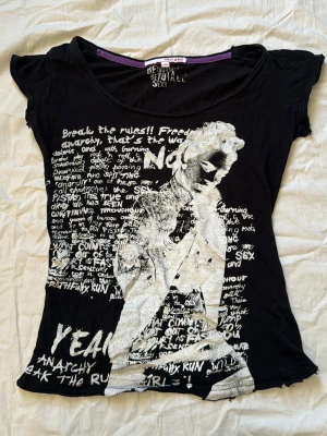 T-shirt med tryck - Fint skick💞