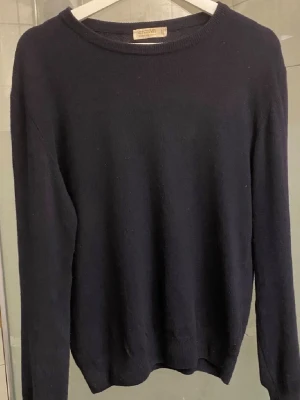 Kashmir tröja - Kashmir tröja köpt på il forte del Cashmere i Milano för 1800kr|                     Storlek S, passar S-M.