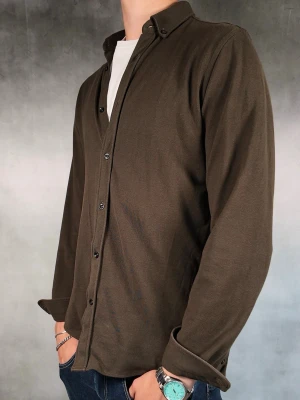 Zara Overshirt/Skjorta - - Zara Overshirt — Storlek S - Slimfit — 9/10 - Bra skick utan skavanker — Inkluderat - Overshirt — Retail ~ — Modellen är 180cm, 65kg