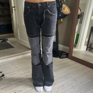 Jeans - Supersnygga lågmidjade jeans med ascoola detaljer❤️ 