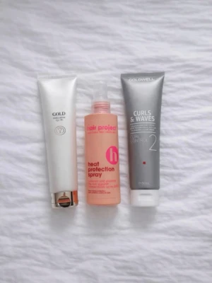 Exklusivt hårvårdspaket-3 helt nya produkter - Säljer tre högkvalitativa hårvårdsprodukter från välkända varumärken, perfekta för lockigt och vågigt hår samt värmestyling. Alla produkter är 100% cruelty free och har ett nypris på totalt 777kr! FÖRST TILL KVARN! Produkter som ingår ➙