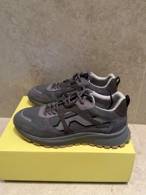 J.Lindeberg Träning/ Vandring Sneakers - Storlek 43 , inga tecken på användning 