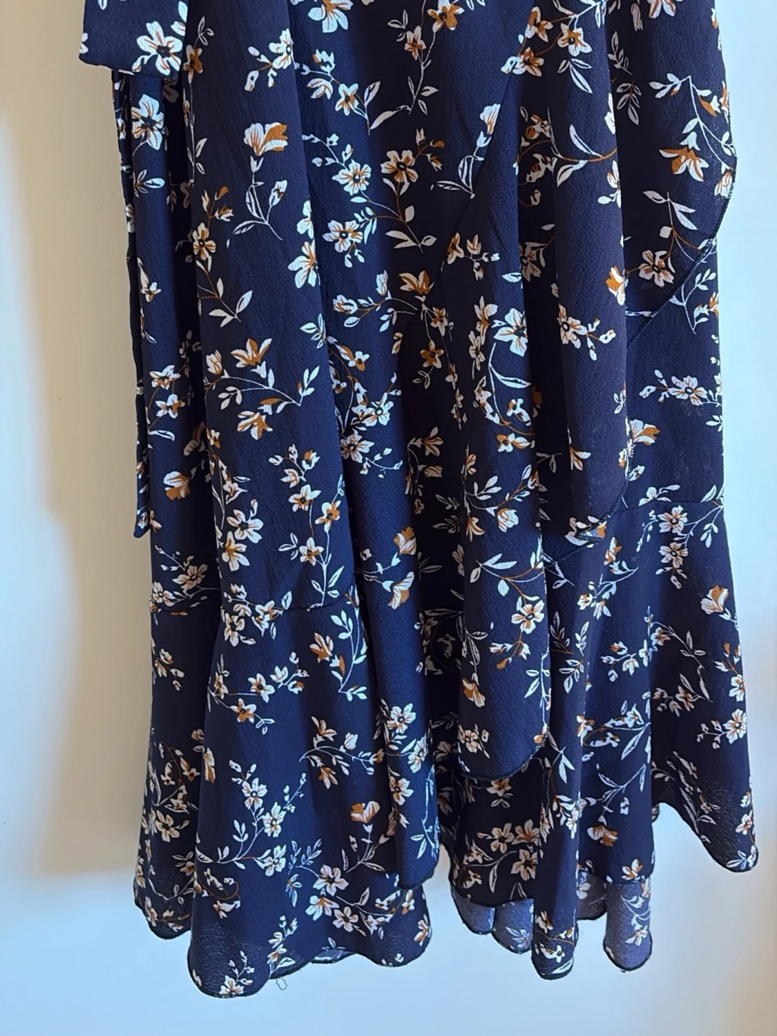 Marinblå blommig långklänning - 4