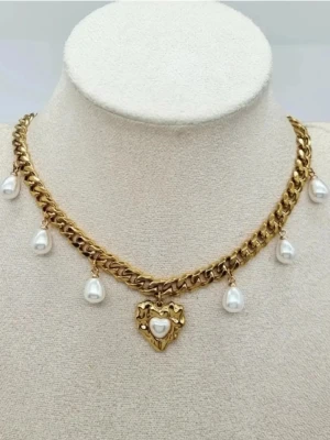 Handgjort halsband med pärlor  - Handgjort halsband.  Material-rostfritt stål.  Kedjetjocklek-7, 2mm #70