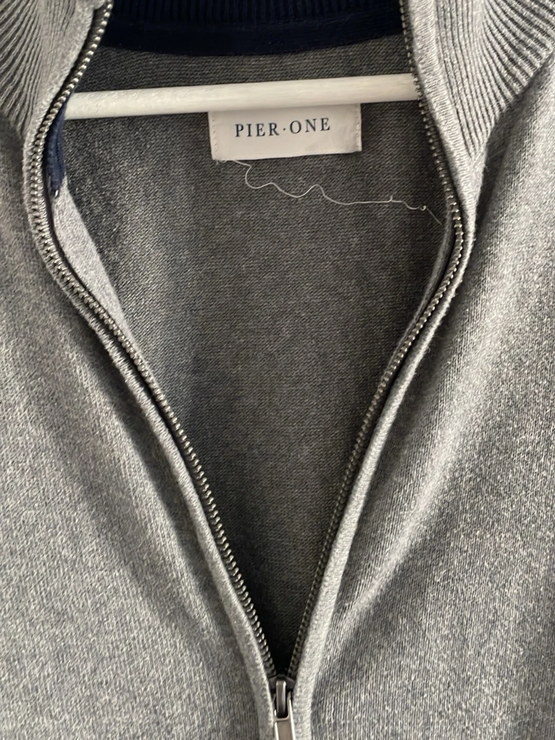 Grå ziptröja från Pier One - 1