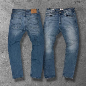 Jack & Jones jeans slim fit - Säljer dessa blå jeansen från Jack & Jones | W29 L32 | modell: SlimStraight/Tim | skick: 8/10, hyfsat bra skick | Hör av er vid frågor, pris kan diskuteras vid snabb affär 🤝