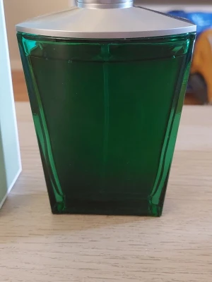 Lattafa Sherif - ~97/100ML. Liknar PDM Greenley