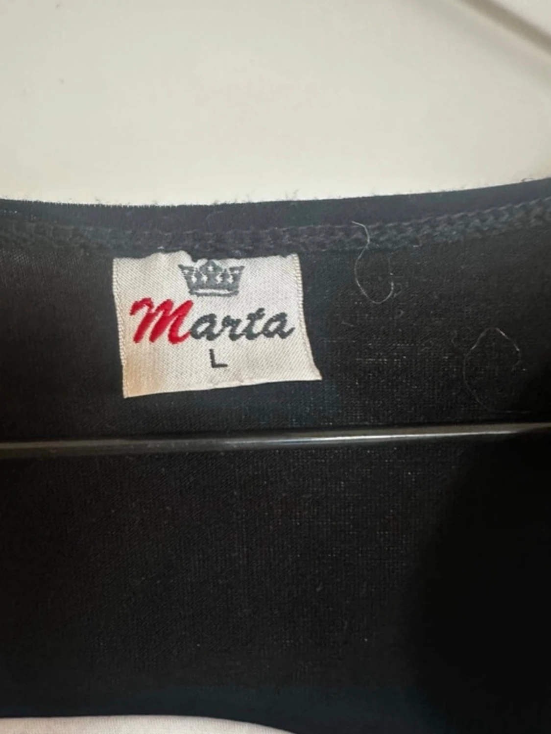 Svart och vit blus med blommönster - 2