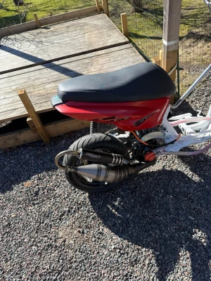 roost r86 - Roost r86 till aerox i fint skick