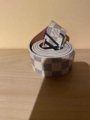 Vit bälte - Passa inte