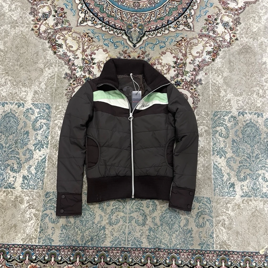 Brun pufferjacka från Eveline