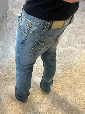Nudie jeans - Nudie Jeans Thin Finn | skick 9/10 | Storlek 32/34 | Pris - 549kr | Modellen är ca 181cm lång | Hör av dig vid minsta fråga eller fundering!!