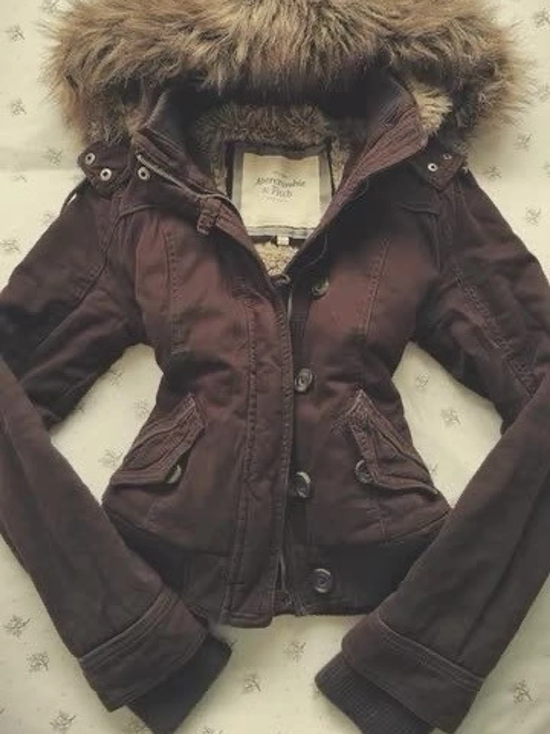 SÖKER ! Abercrombie/Hollister 2000s jackor 