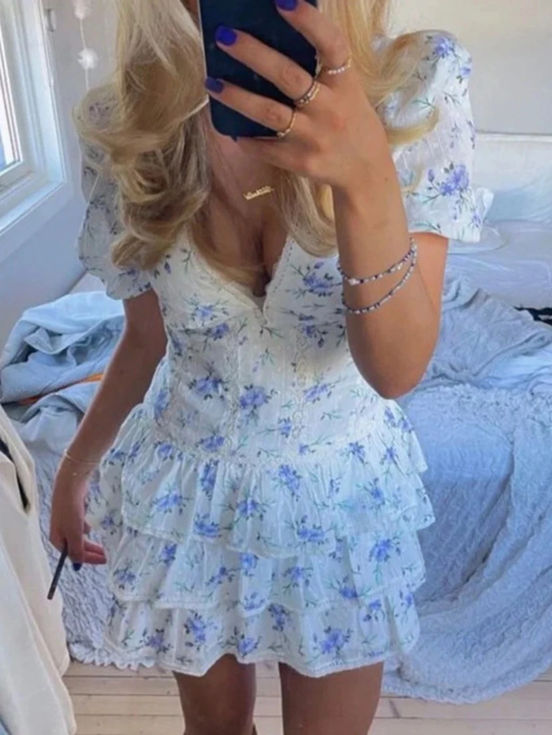 Viral Blommig volangklänning med puffärm Zara viral 