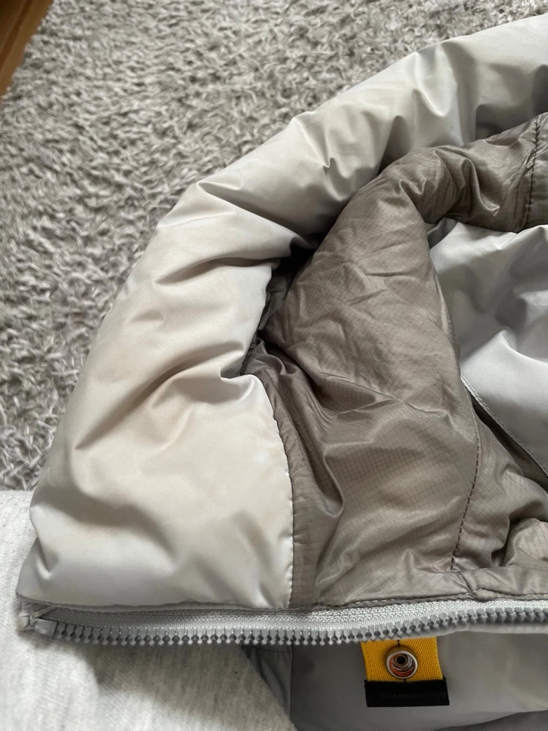 Ljusgrå dunjacka från Parajumpers - 6