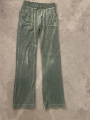 Gröna Juicy Couture byxor - Bra skick. Inget fel