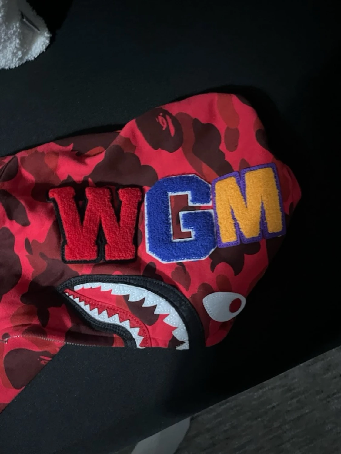 Röd camo hoodie från BAPE - 4