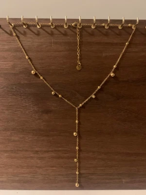 Elira Voss halsband - Nytt och oanvänt