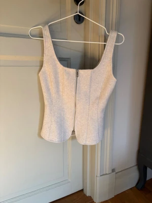 Grå topp  - Grå topp från Zara 