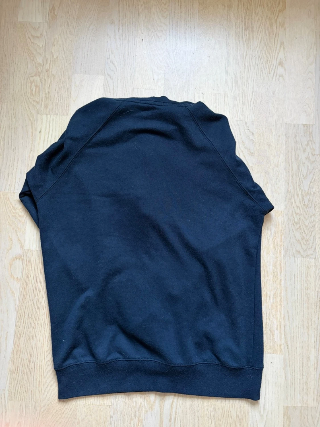 Mörkblå hoodie från Enos Jeans - 2
