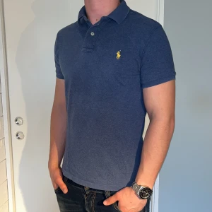 Ralph Lauren piké  - Ralph Lauren piké | Skick 9/10 | Size - M | Nypris 1500 mitt pris 399 | Hör av dig vid minsta fråga eller fundering📩