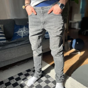 J.lindberg jeans - Tja! Säljer dessa asfeta unika j.lindberg jeans🔥| skick 10/10 | inga defekter | W32 L34 | nypris 1600 | skriv vid frågor eller funderingar😊| priset alltid diskuterbart😉 