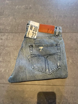 Tiger of Sweden jeans nya - Helt nya jeans ifrån tiger of Sweden med lapprna kvar på. Storlek w30 L32 i modellen pistolero. Kvitto kan visas privat 