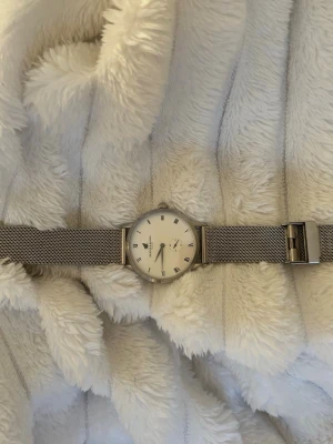 Klocka  - Jätte fin silver klocka från Hexter&baines (funkar ej) men går att fixa🤍