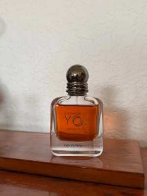 Stronger With You Intensely  - Säljer nu denna pga att jag sparar till en annan parfym. Ca 95% kvar av den, köpt på Lyko för 735 kr. Bara att höra av dig vid funderingar. 