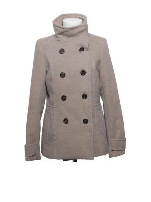 jättefin jacka 💓  - en jättefin skepparkavaj som är köpt på sellpy men märket är H&M 🩷 säljer pga att jag råkade välja fel storlek 🌸