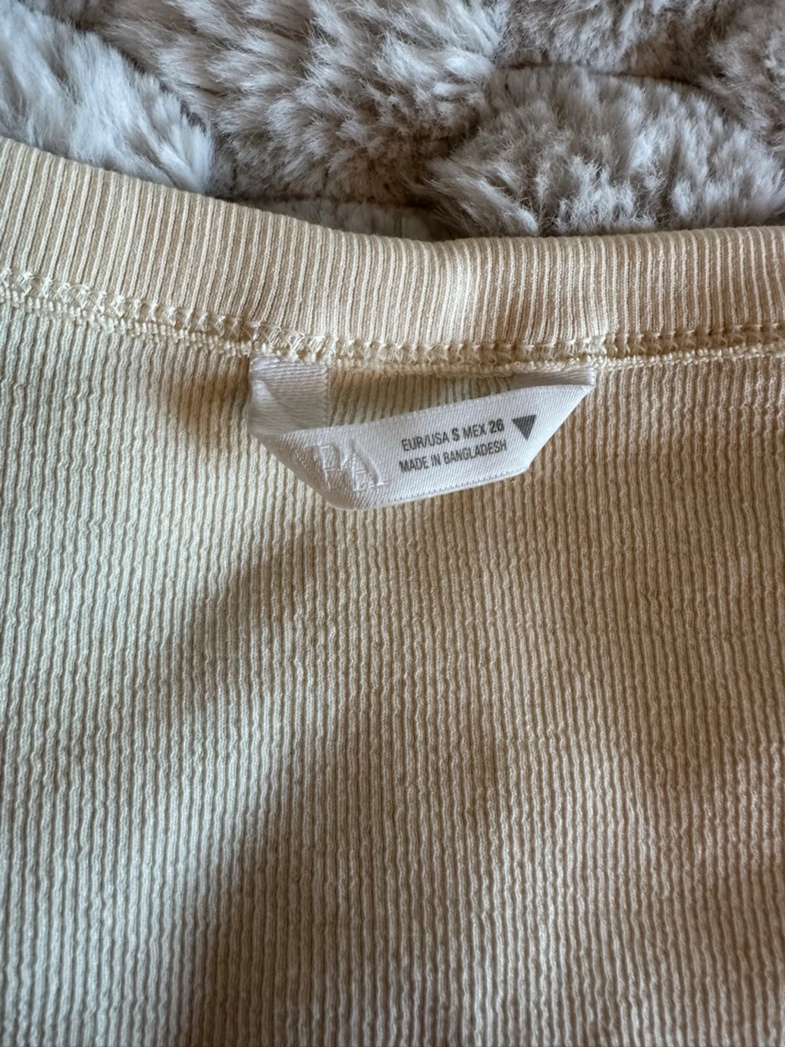 Ljusgul croppad topp - 3