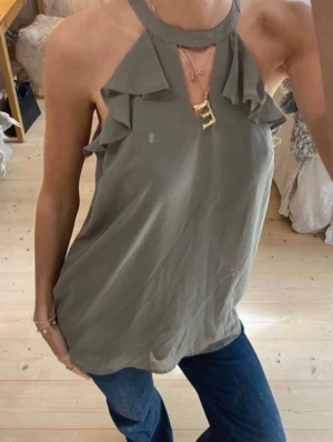 Grön volang linne - SÅ snyggt