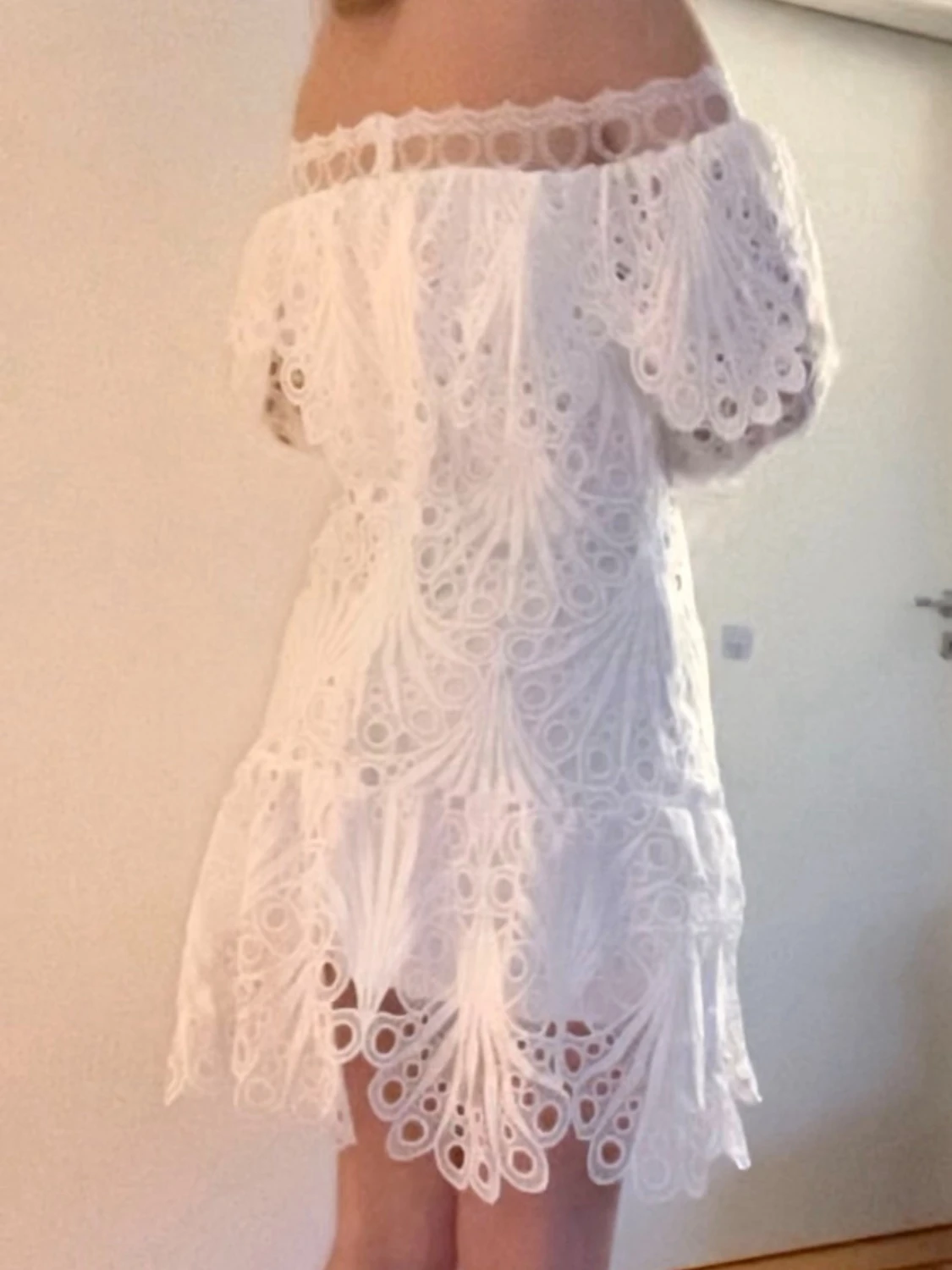 Vit off shoulder spetsklänning - 2