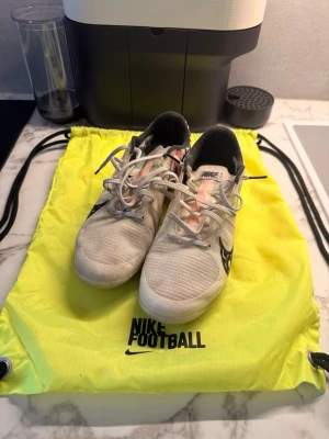Nike mercurial  - Säljer ett par Nike air zoom limited edition, dessa skor är unika och väldigt svåra att få tag på.