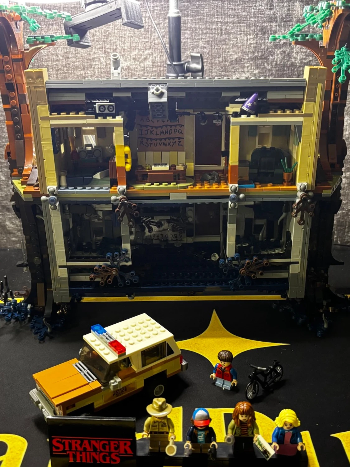 Stranger Things The Upside Down - 3