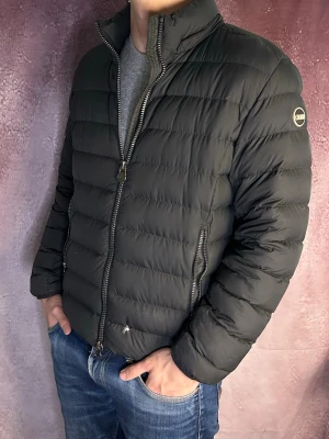 Colmar jacka  -  fint skick | Size 48 = S (modellen är 188 cm 75 kg) | fraktar spårbart inom 24 timmar | för att köpa klicka ”köp nu” | vid frågor eller funderingar skriv ett meddelande | följare får bättre rabatter🙌