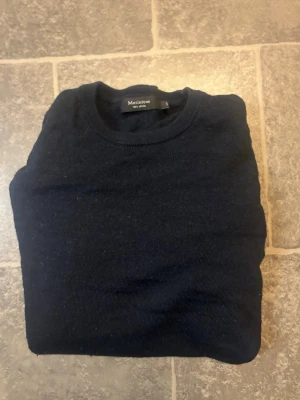 Merinoull tröja Matinique | S - Säljer denna snygga matinique tröjan i 100% merinoull | mycket bra skick, endast nopprig som går att få bort. Size S 