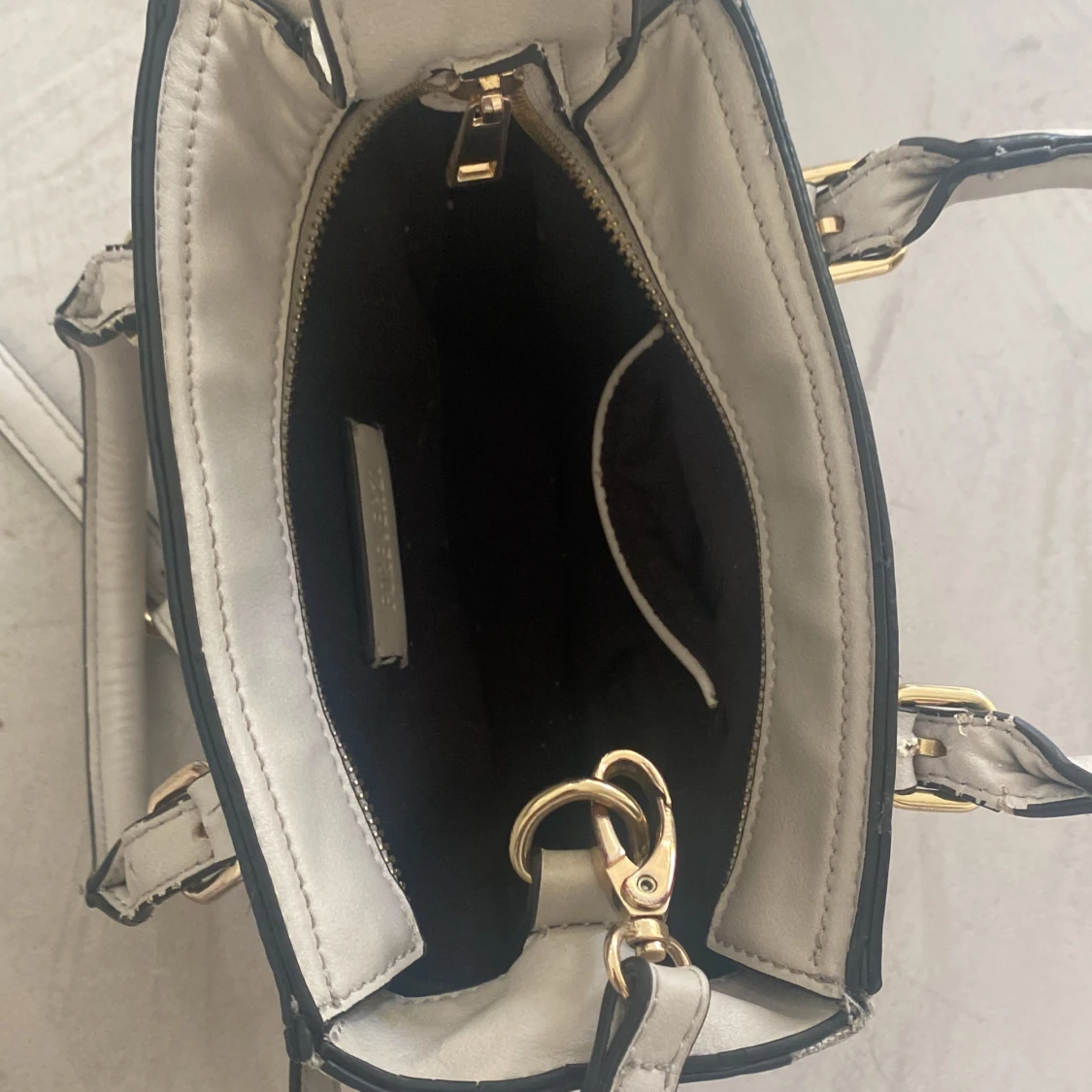 Grå handväska - 90