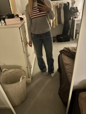 Blå vida jeans - Vida blå jeans från Gina Tricot! Jag är 165😊